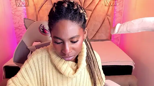 Snapshot of Queen_perla_ chatting on February 23, 2025, 6:07 am Queen perla online show from February 23, 2025, 6:07 am