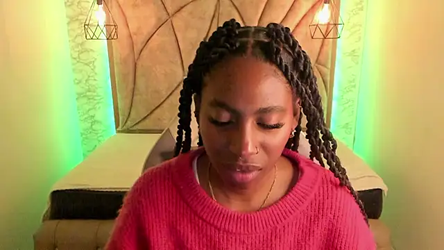 Snapshot of Queen_perla_ chatting on February 28, 2025, 11:12 pm Queen perla online show from February 28, 2025, 11:12 pm