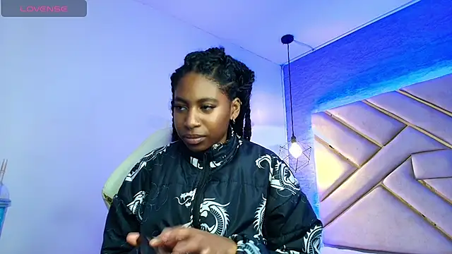 Snapshot of Queen_perla_ chatting on March 20, 2025, 5:36 pm Queen perla online show from March 20, 2025, 5:36 pm