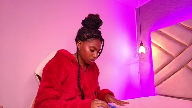 Snapshot of Queen_perla_ chatting on March 22, 2025, 4:15 pm Queen perla online show from March 22, 2025, 4:15 pm