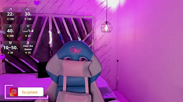 Queen perla  online show from September 27, 2025, 12:21 pm