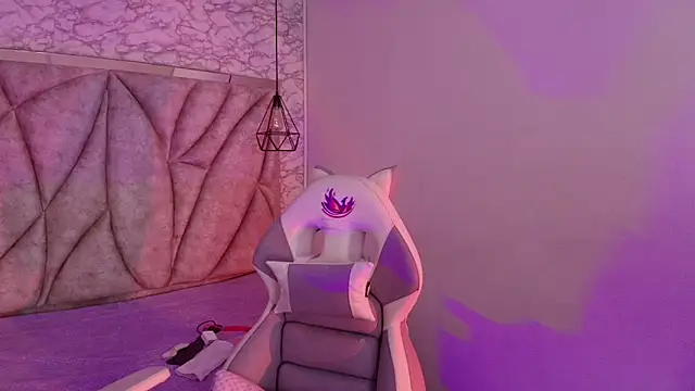 Queen perla  online show from November 28, 2025, 12:30 pm