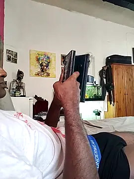 Snapshot of KeptupInosine chatting on October 6, 2025, 12:13 pm KeptupInosine online show from October 6, 2025, 12:13 pm