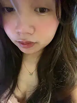 Hotellinh12 online show from November 10, 2025, 4:17 pm