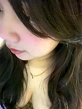 Hotellinh12 online show from November 15, 2025, 4:25 pm