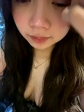 Hotellinh12 online show from November 23, 2025, 4:29 pm