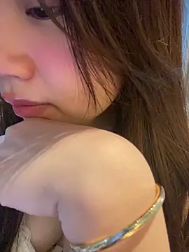 Hotellinh12 online show from February 4, 2026, 12:44 pm