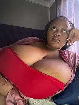 Chubbykarisma27 online show from May 8, 2026, 1:38 pm