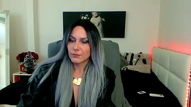 Snapshot of EvelynQueenn chatting on January 8, 2025, 5:16 am EvelynQueenn online show from January 8, 2025, 5:16 am