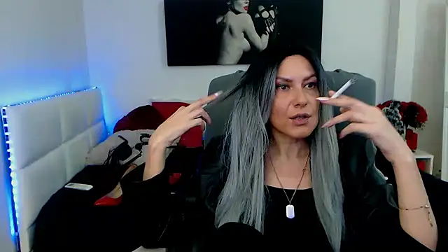 Snapshot of EvelynQueenn chatting on January 11, 2025, 7:39 am EvelynQueenn online show from January 11, 2025, 7:39 am