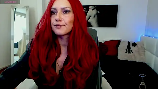 Snapshot of EvelynQueenn chatting on January 13, 2025, 9:08 am EvelynQueenn online show from January 13, 2025, 9:08 am