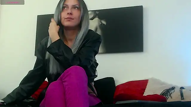 Snapshot of EvelynQueenn chatting on January 28, 2025, 10:34 am EvelynQueenn online show from January 28, 2025, 10:34 am