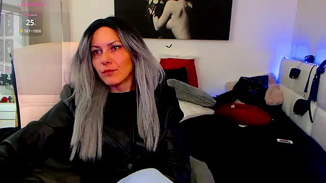 Snapshot of EvelynQueenn chatting on January 31, 2025, 5:51 am EvelynQueenn online show from January 31, 2025, 5:51 am