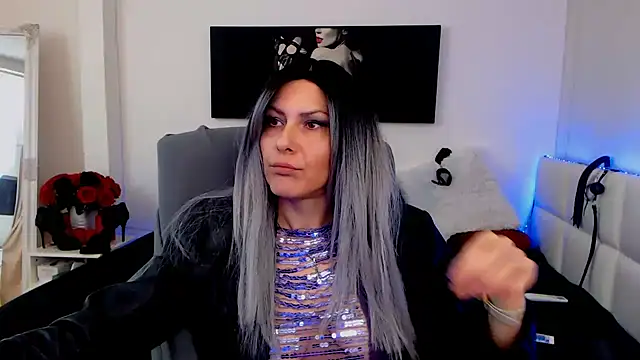 Snapshot of EvelynQueenn chatting on February 12, 2025, 5:15 am EvelynQueenn online show from February 12, 2025, 5:15 am