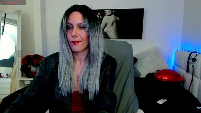 Snapshot of EvelynQueenn chatting on February 24, 2025, 4:49 am EvelynQueenn online show from February 24, 2025, 4:49 am
