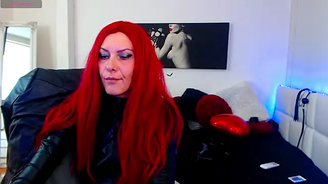 Snapshot of EvelynQueenn chatting on March 3, 2025, 6:15 am EvelynQueenn online show from March 3, 2025, 6:15 am