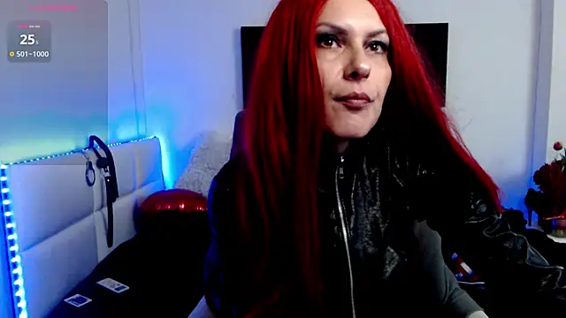 Snapshot of EvelynQueenn chatting on March 12, 2025, 5:24 am EvelynQueenn online show from March 12, 2025, 5:24 am
