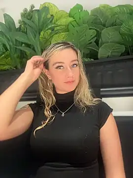 MaryDeniro online show from May 1, 2026, 12:26 am