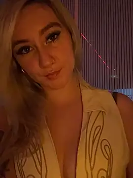 MaryDeniro online show from August 1, 2026, 4:34 am