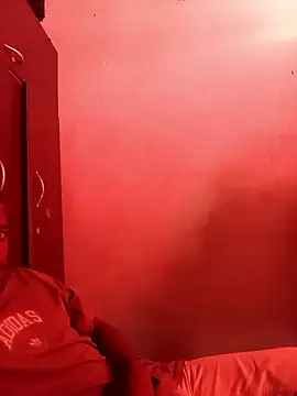 Snapshot of Uncletee112 chatting on January 12, 2026, 1:16 pm Uncletee112 online show from January 12, 2026, 1:16 pm