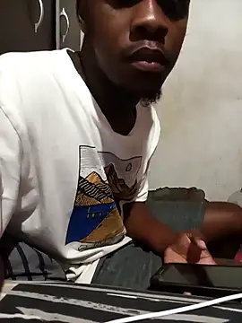 Snapshot of Uncletee112 chatting on February 27, 2026, 9:26 pm Uncletee112 online show from February 27, 2026, 9:26 pm