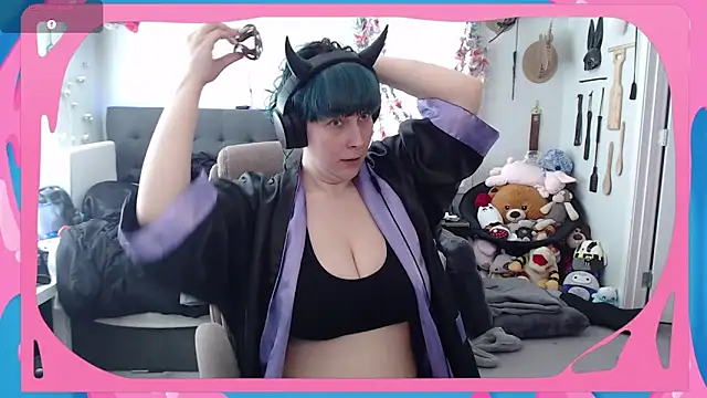 Snapshot of CirqueNoirBlu chatting on March 21, 2026, 8:45 pm CirqueNoirBlu online show from March 21, 2026, 8:45 pm