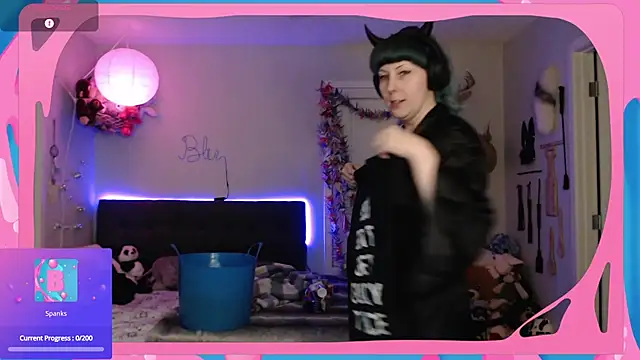 Snapshot of CirqueNoirBlu chatting on April 8, 2026, 3:28 am CirqueNoirBlu online show from April 8, 2026, 3:28 am