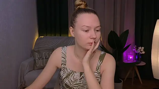 CarolynCohen   online show from December 2, 2024, 1:47 am