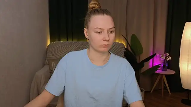 CarolynCohen   online show from February 4, 2025, 1:56 am