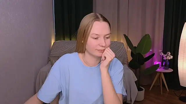 CarolynCohen   online show from February 12, 2025, 5:15 am