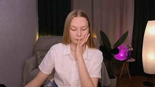 CarolynCohen   online show from February 27, 2025, 5:13 am