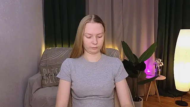 CarolynCohen   online show from March 3, 2025, 2:15 am