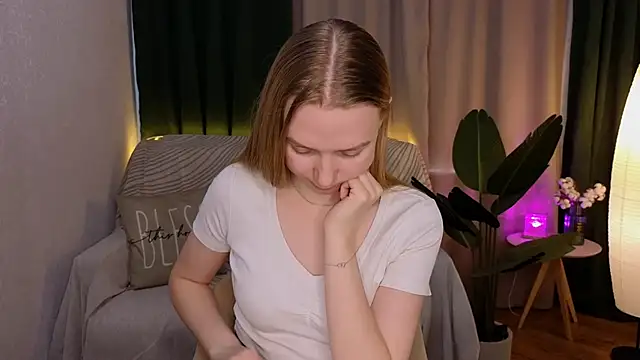 CarolynCohen   online show from March 10, 2025, 5:00 am