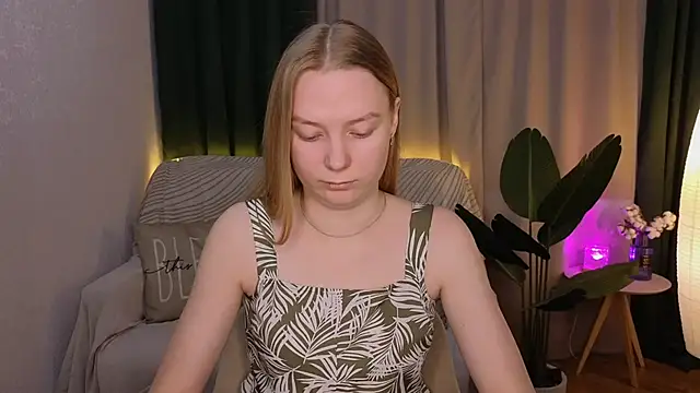 CarolynCohen   online show from March 14, 2025, 2:10 am