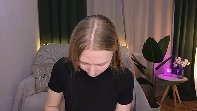 CarolynCohen   online show from March 23, 2025, 5:00 am