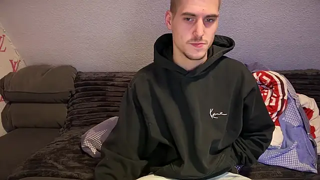 Cookieboy88 online show from December 13, 2024, 4:27 pm