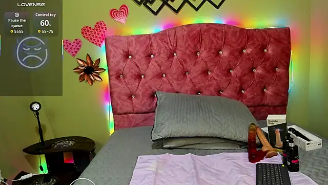 blue violette  online show from October 14, 2025, 7:58 pm