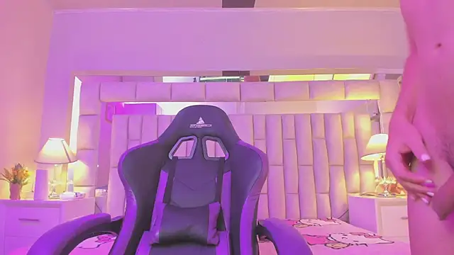 mariiahneedles online show from March 26, 2026, 10:10 am