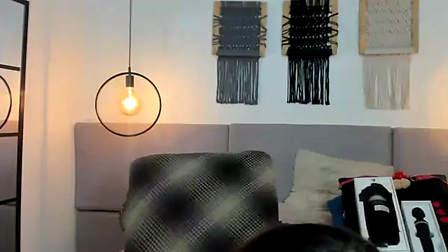 Snapshot of Sweet_camille chatting on January 27, 2025, 2:31 am Sweet camille online show from January 27, 2025, 2:31 am