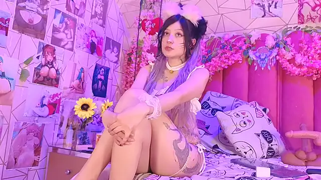 Snapshot of Alicebenett chatting on October 19, 2025, 8:53 pm Alicebenett online show from October 19, 2025, 8:53 pm