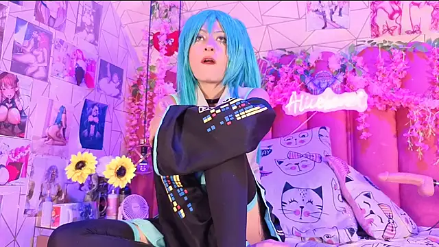 Alicebenett online show from November 2, 2025, 8:33 pm