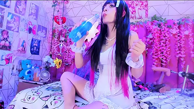 Snapshot of Alicebenett chatting on February 22, 2026, 10:41 pm Alicebenett online show from February 22, 2026, 10:41 pm