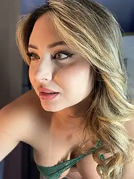 SaraFerreira online show from October 1, 2025, 1:22 am