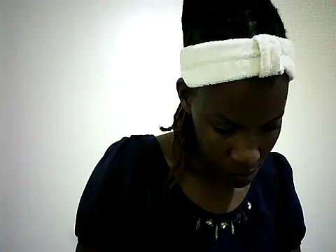 Snapshot of Pierra77 chatting on October 3, 2025, 7:05 am Pierra77 online show from October 3, 2025, 7:05 am