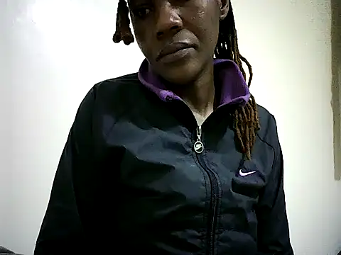 Snapshot of Pierra77 chatting on October 8, 2025, 8:01 am Pierra77 online show from October 8, 2025, 8:01 am