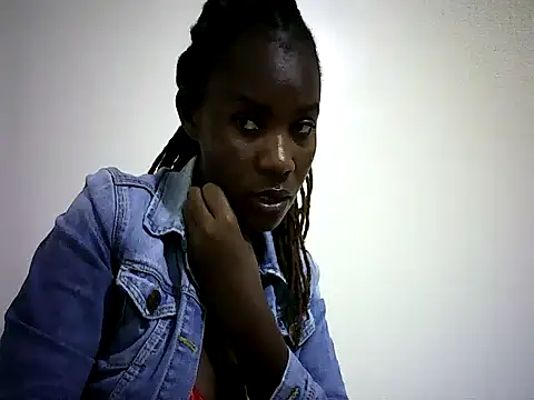 Snapshot of Pierra77 chatting on October 14, 2025, 9:21 am Pierra77 online show from October 14, 2025, 9:21 am