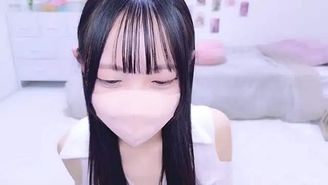 Snapshot of Suzu_ch_xx chatting on October 5, 2025, 12:14 pm Suzu ch xx online show from October 5, 2025, 12:14 pm