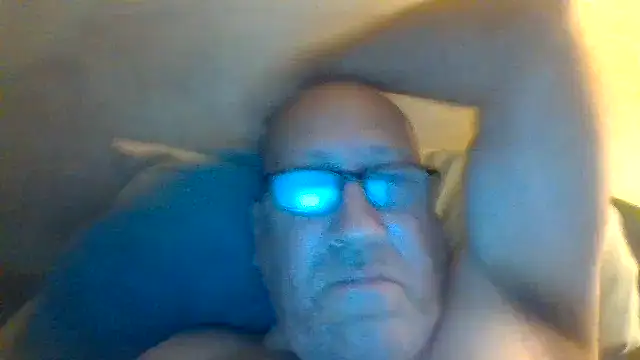 Snapshot of hornyrich69 chatting on March 4, 2025, 6:26 am hornyrich69 online show from March 4, 2025, 6:26 am
