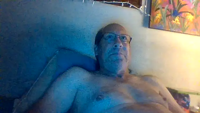 Snapshot of hornyrich69 chatting on September 17, 2025, 4:47 am hornyrich69 online show from September 17, 2025, 4:47 am