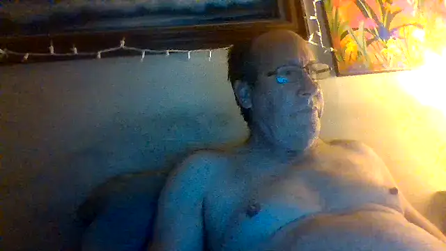 Snapshot of hornyrich69 chatting on February 23, 2026, 3:15 am hornyrich69 online show from February 23, 2026, 3:15 am